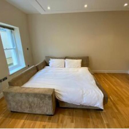 Easby Breakaways - **Modern Apartment 5 Mins From South Bay, Scarborough** Exterior photo