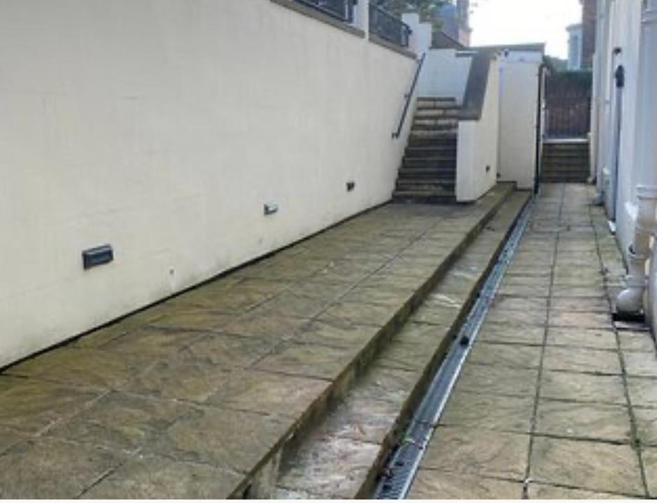 Easby Breakaways - **Modern Apartment 5 Mins From South Bay, Scarborough** Exterior photo