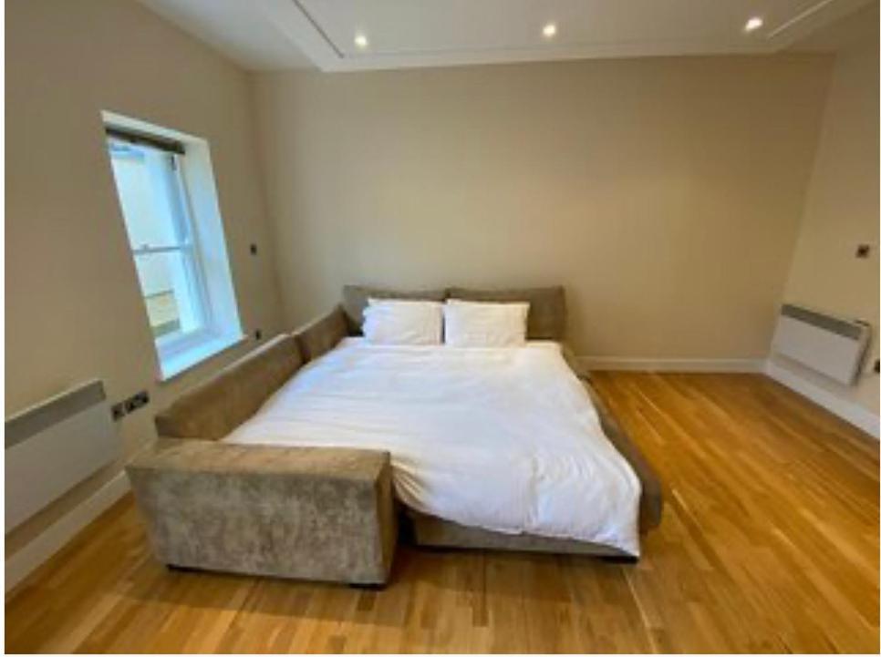 Easby Breakaways - **Modern Apartment 5 Mins From South Bay, Scarborough** Exterior photo